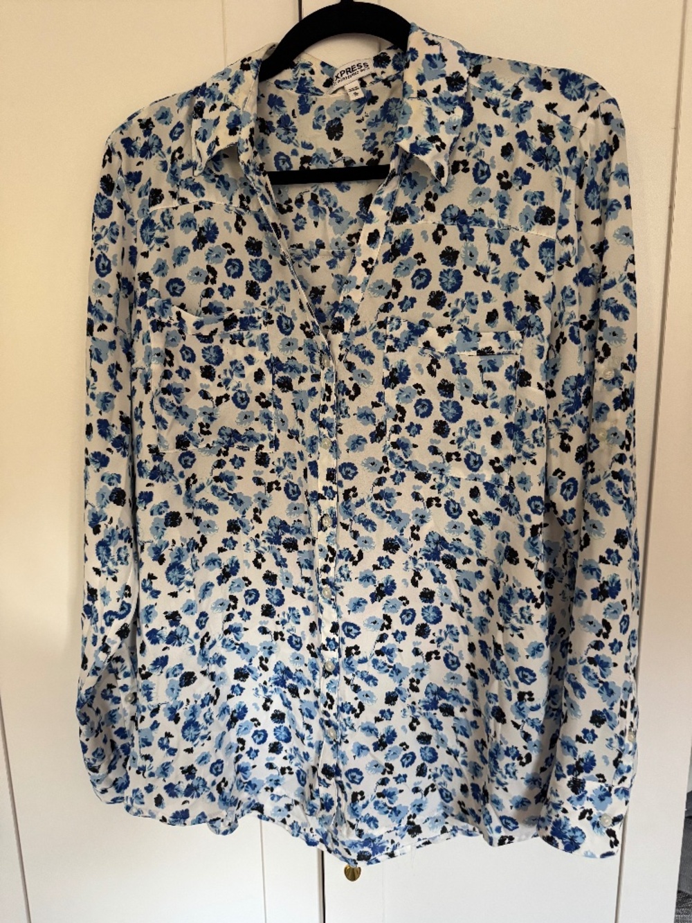 Express Portofino Shirt XL White Blue Floral Button Down Blouse